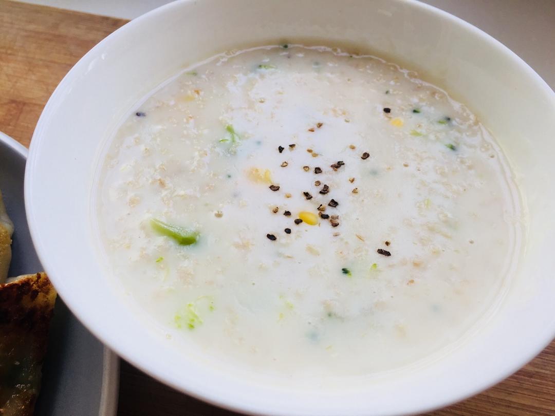 牛奶燕麦咸鲜玉米粥