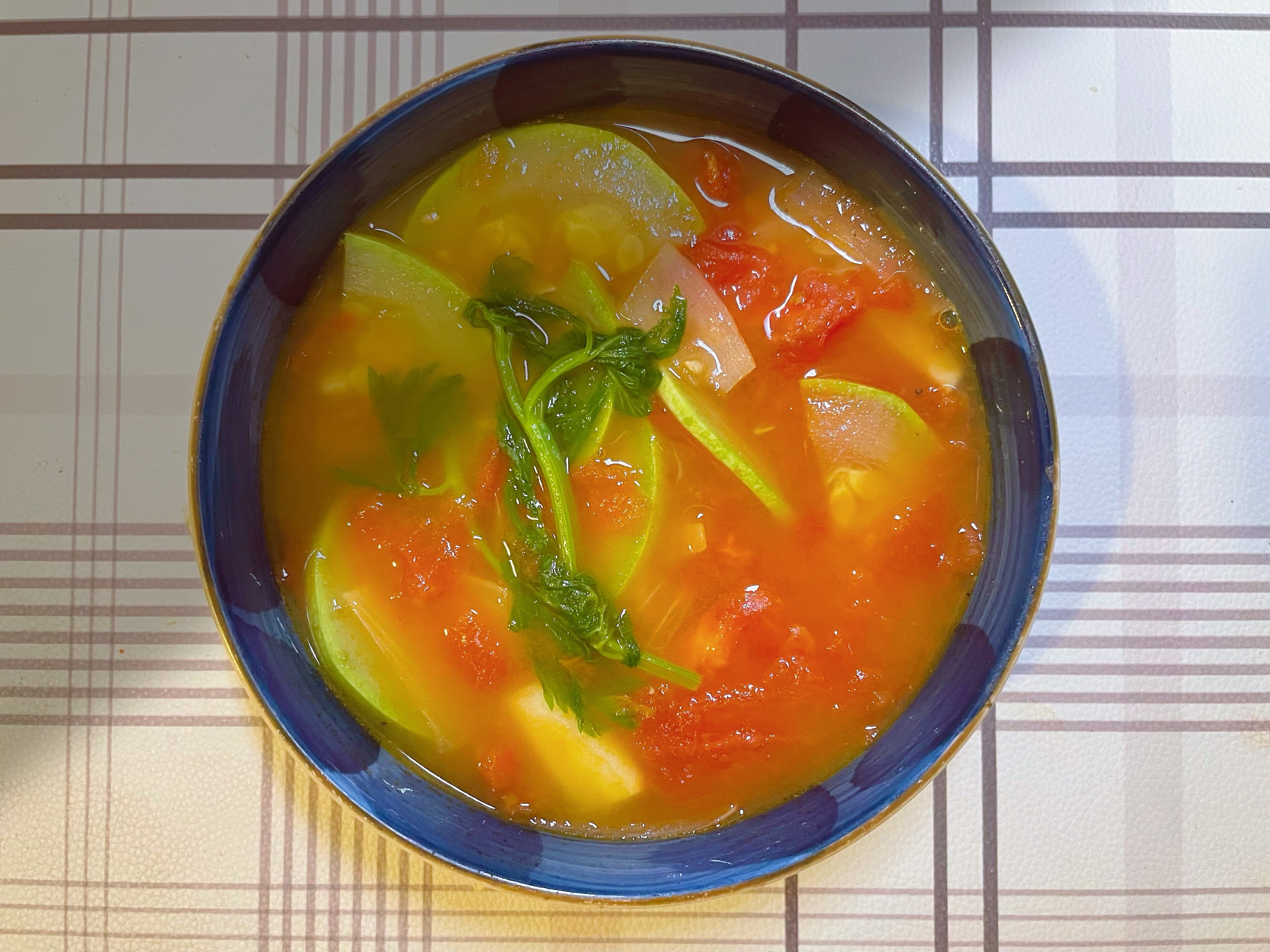 番茄洋葱西葫芦汤的做法
