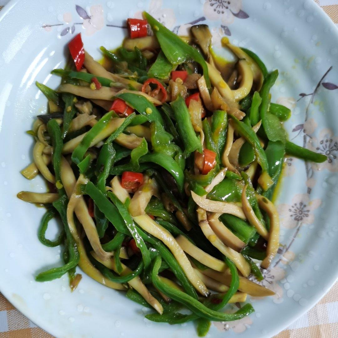 青椒素炒杏鲍菇