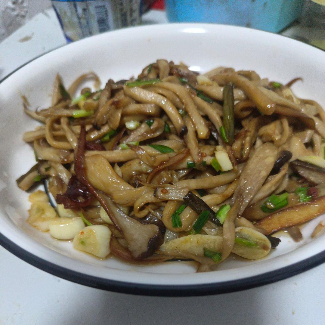 杏鲍菇炒青椒