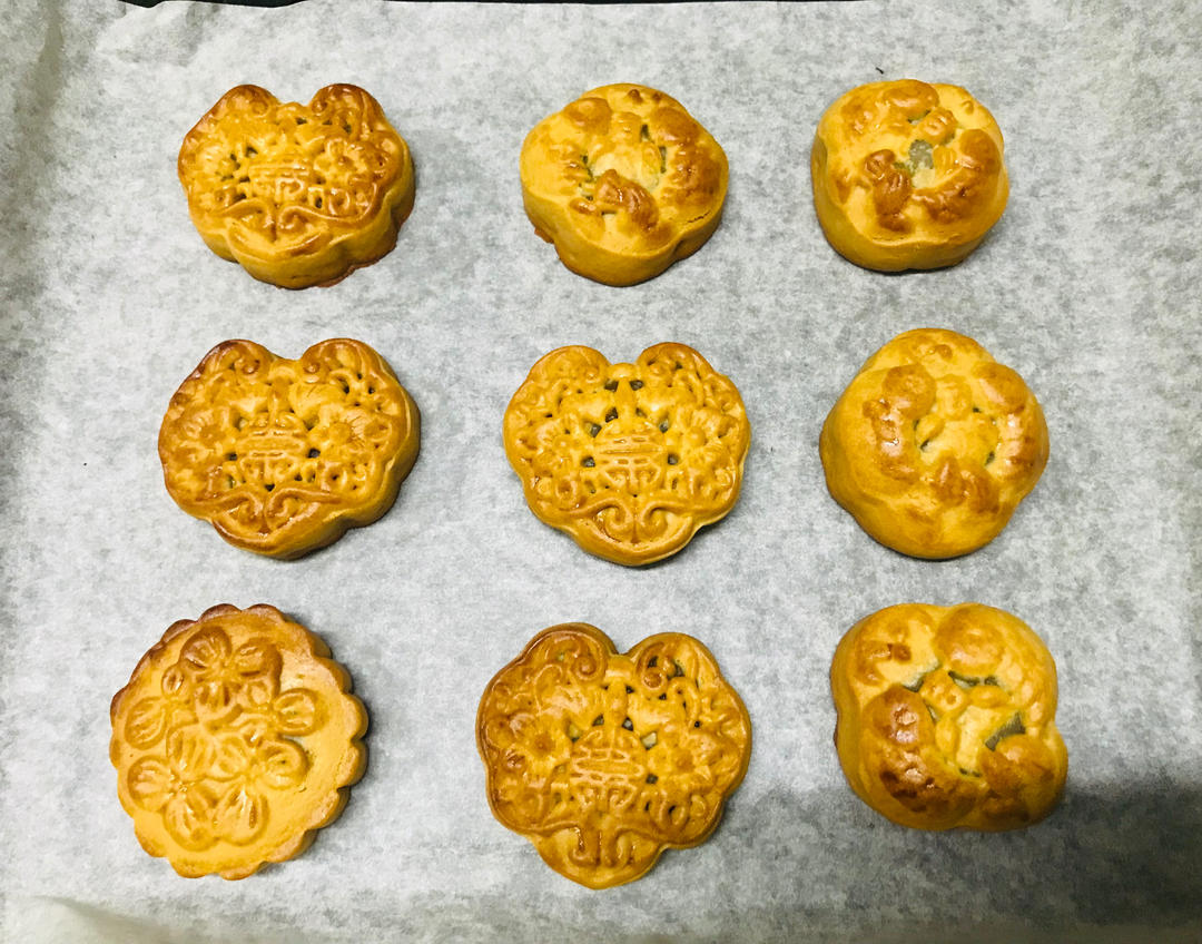 广式月饼——蛋黄莲蓉月饼