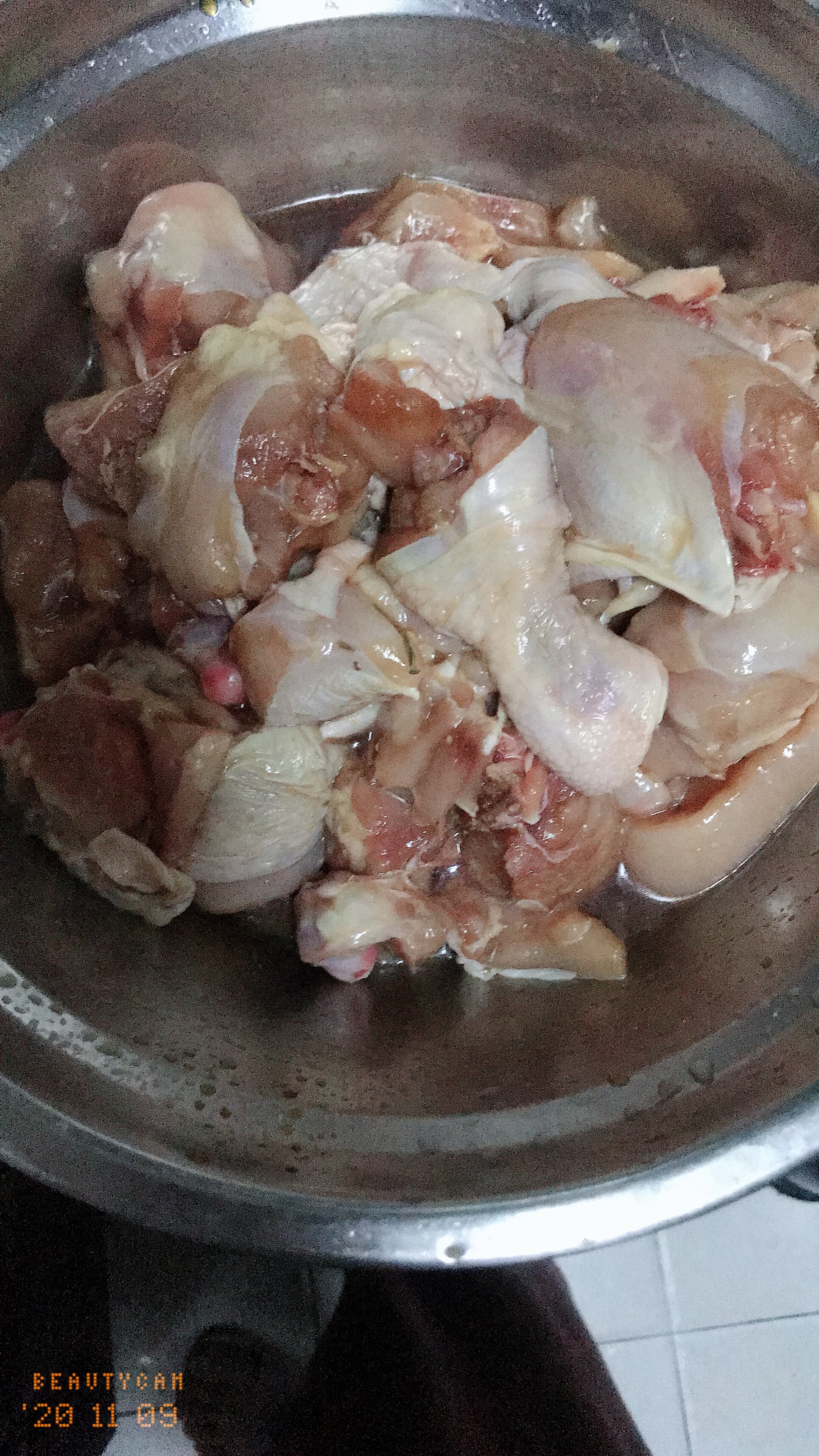 快手菜炖鸡腿酱粉条的做法 步骤1