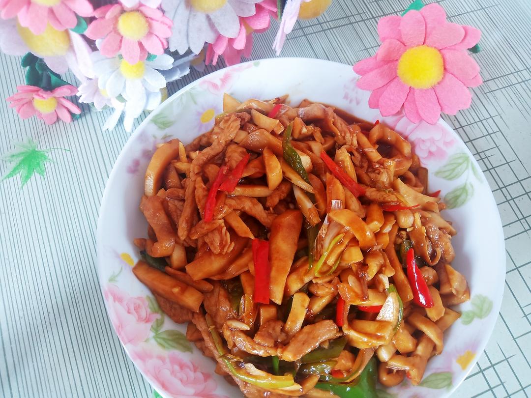 杏鲍菇炒肉的做法