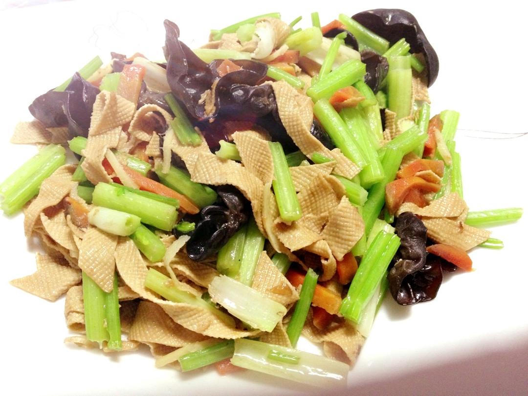 香芹豆腐皮的做法