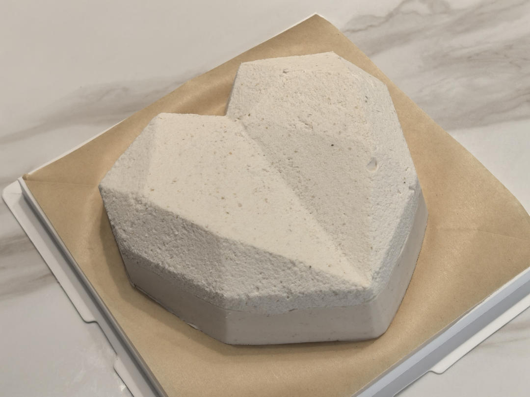 钻石心形草莓奶酪慕斯蛋糕