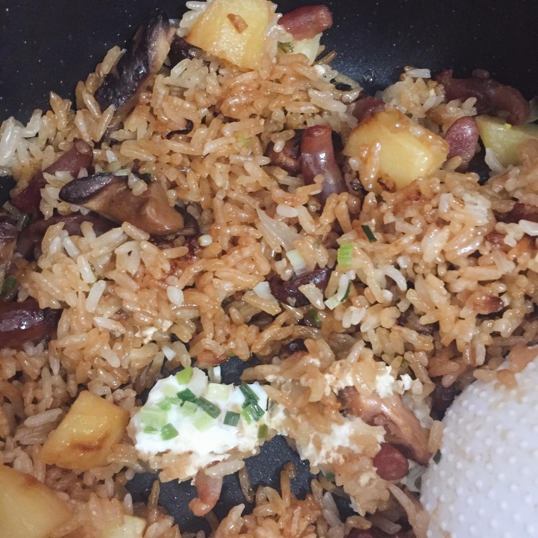 电饭煲香肠焖饭