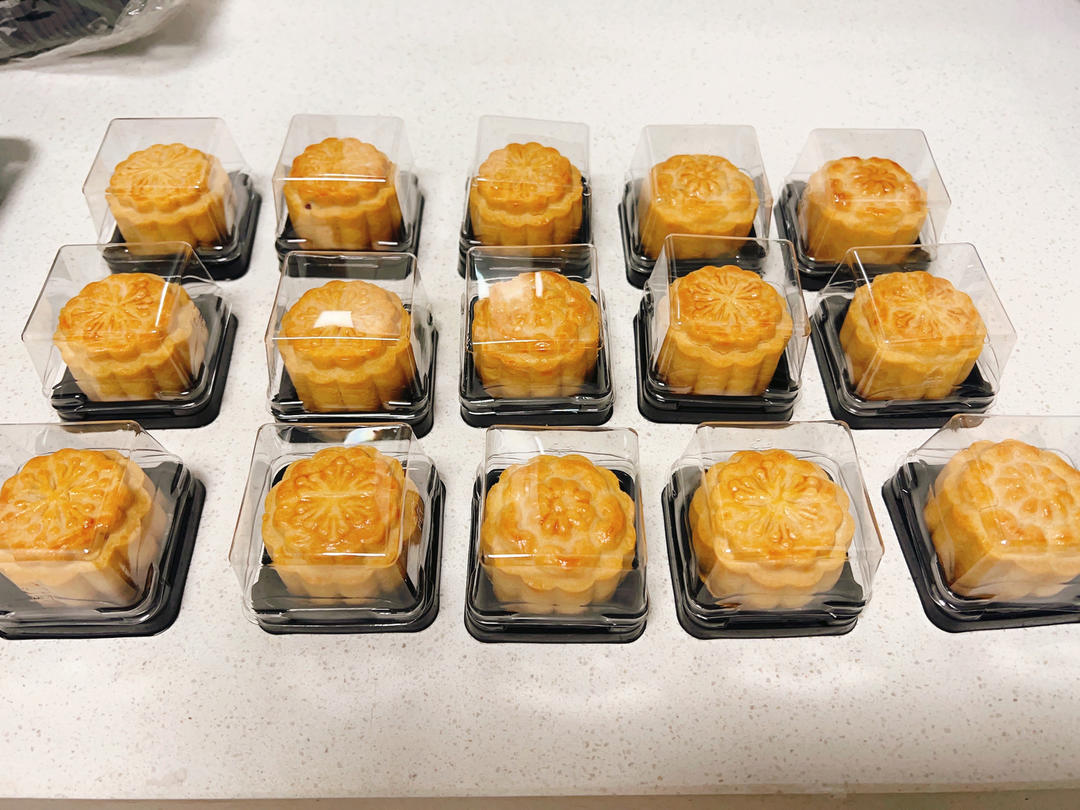 椰蓉蔓越莓月饼