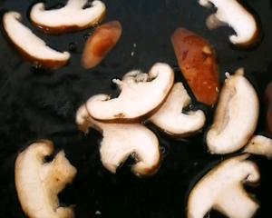 耗油香菇炒肉的做法 步骤4