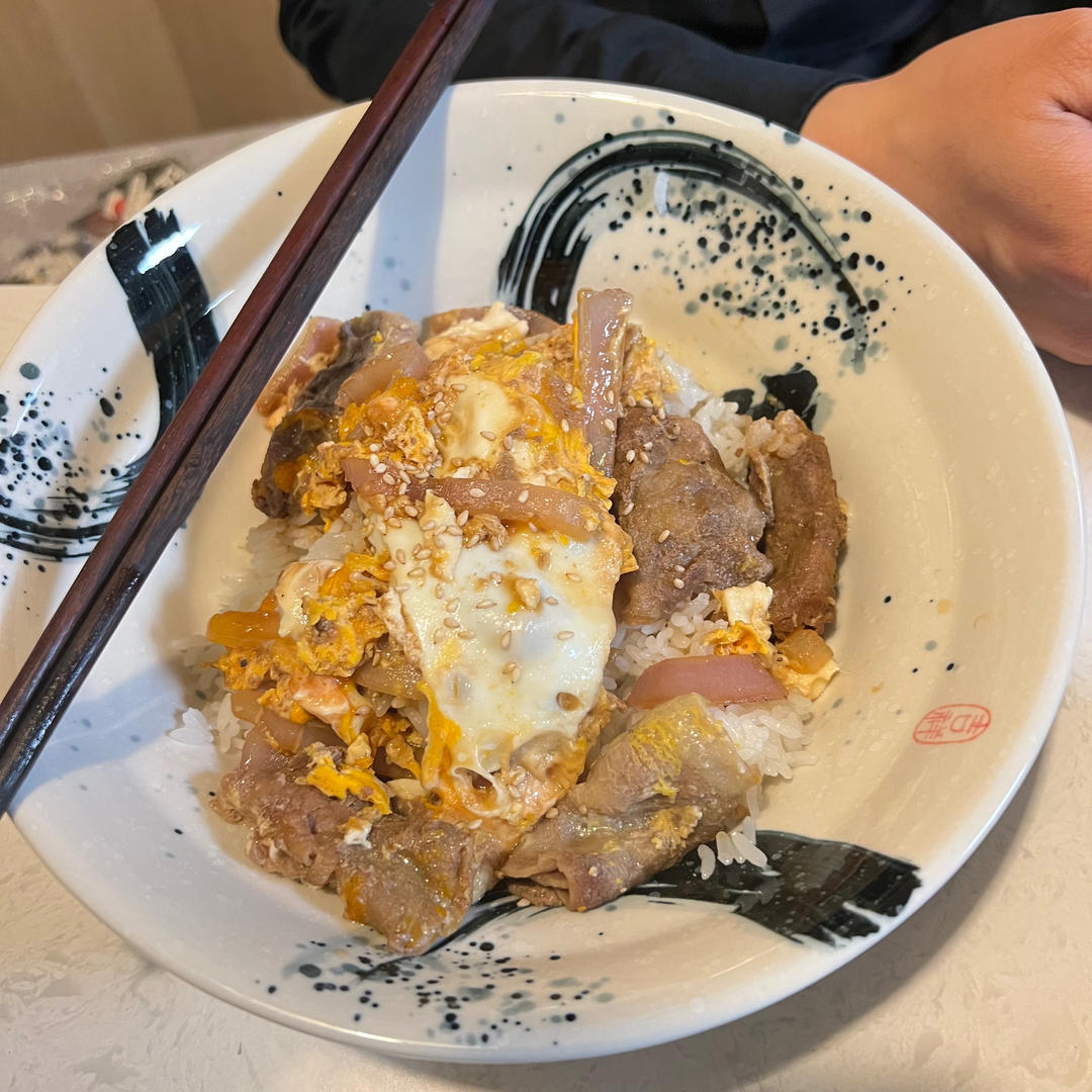 【搬运】抱蛋肥牛饭（原Po知乎：添饭小哥哥）