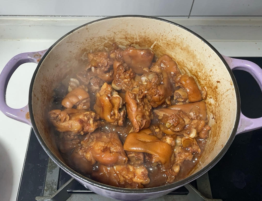 美味的家常菜：红烧猪蹄