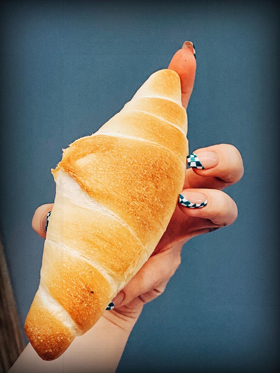 面包｜鲁邦种+老面 很不日式的盐面包的做法