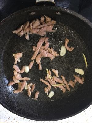 香干肉丝炒芹菜的做法 步骤10
