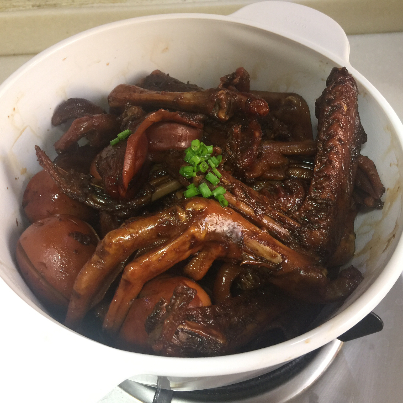 卤鸭翅（鸡爪，各种卤制品）