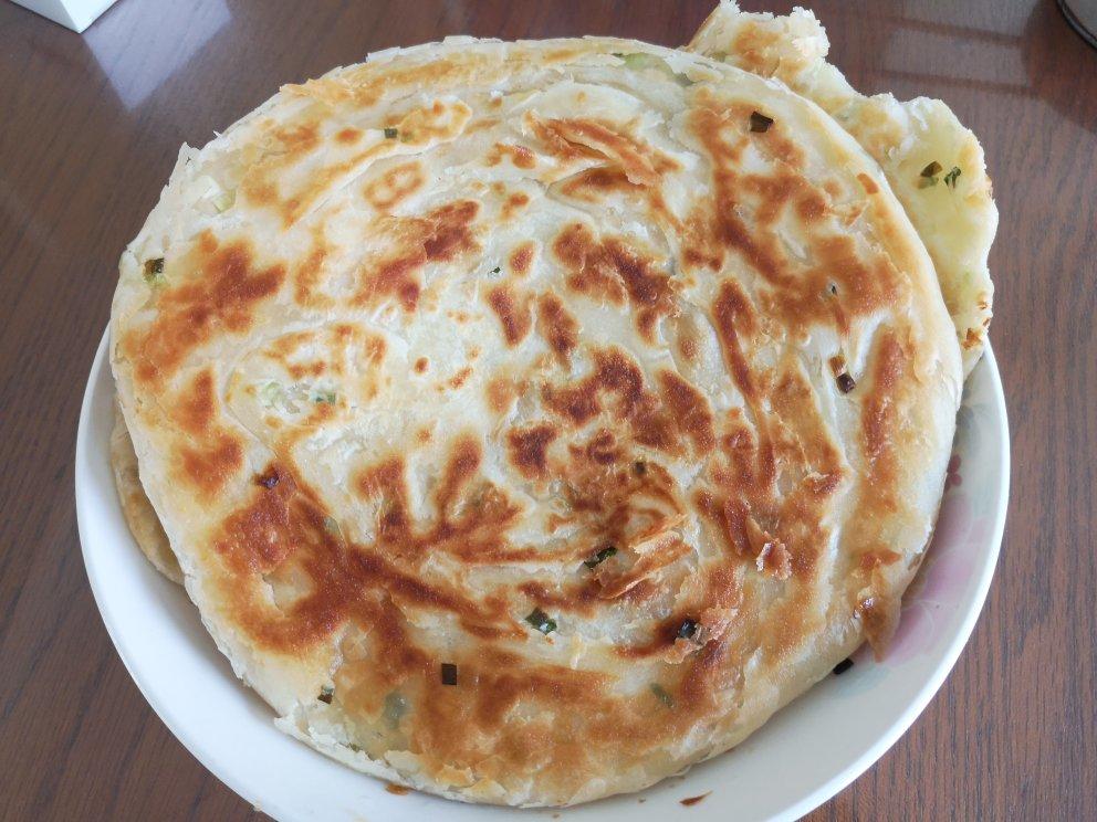 烙饼不硬的小窍门 掌握了你也能看出柔软多层凉了不硬的小油饼