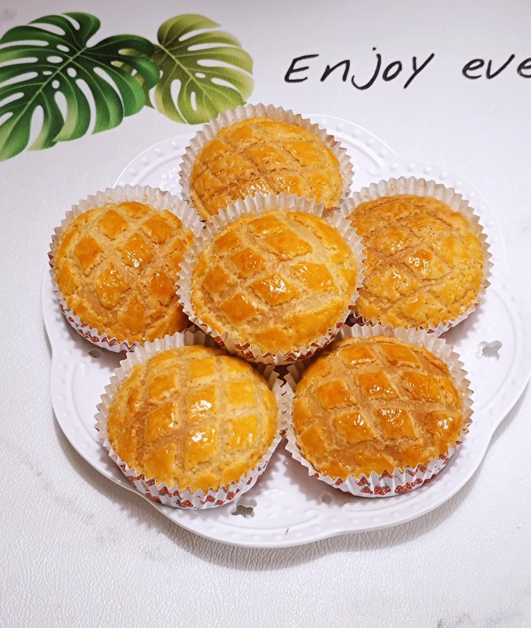 好吃到炸裂的港式菠萝包（附带制作酥皮的小视频）
