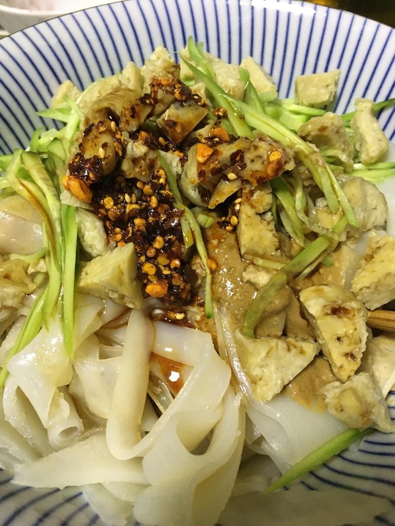 凉皮-家庭自制（告诉你自己做更劲道的秘诀）