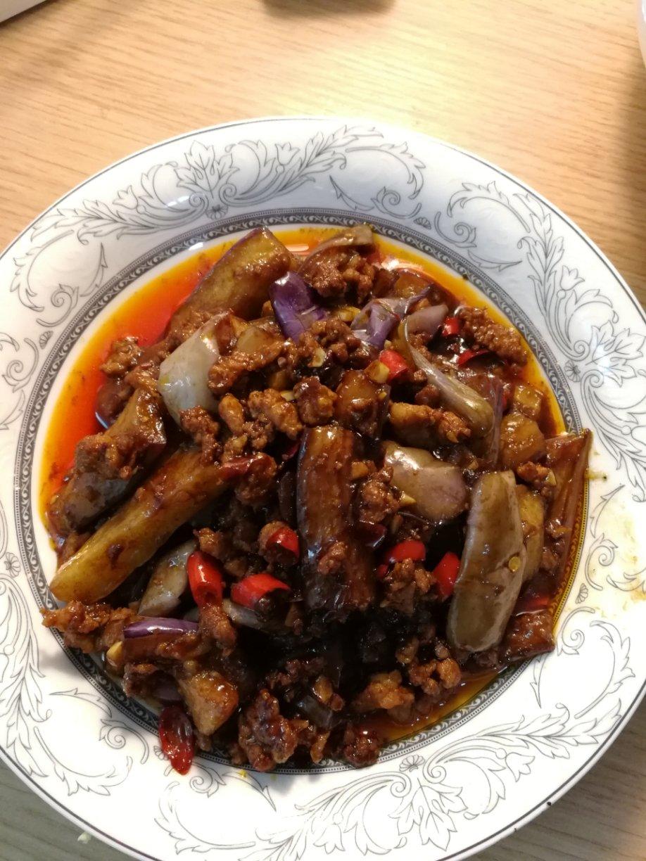 厨师长教你：“肉末烧茄子”的家常做法，口感软糯适合下饭，收藏