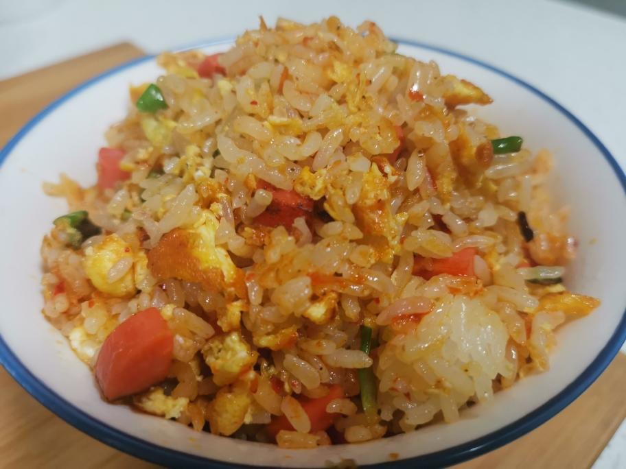 辣酱蛋炒饭的做法