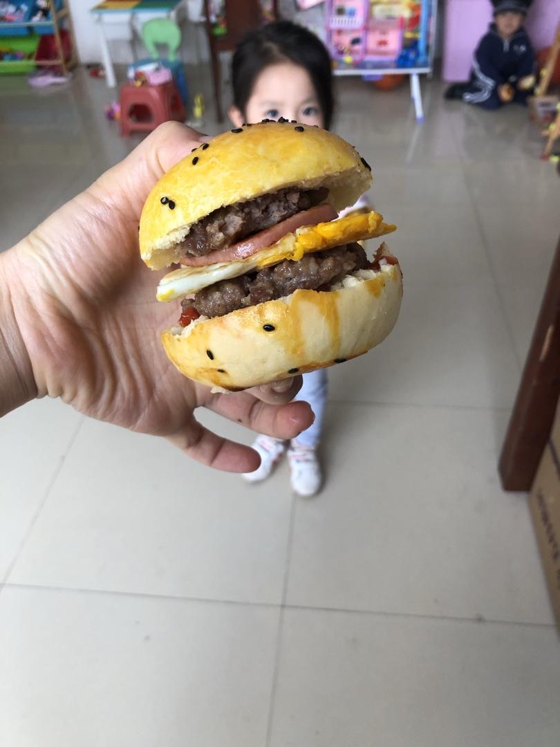 不输给牛肉的猪肉汉堡肉饼