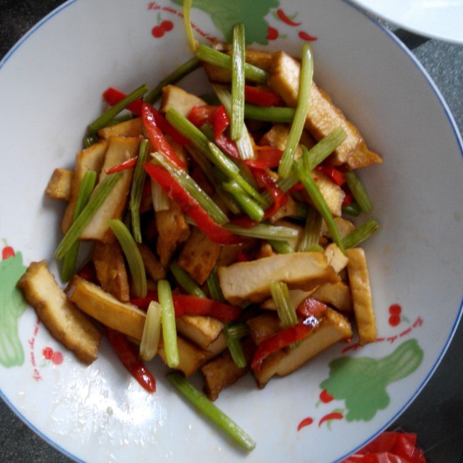 芹菜炒香干