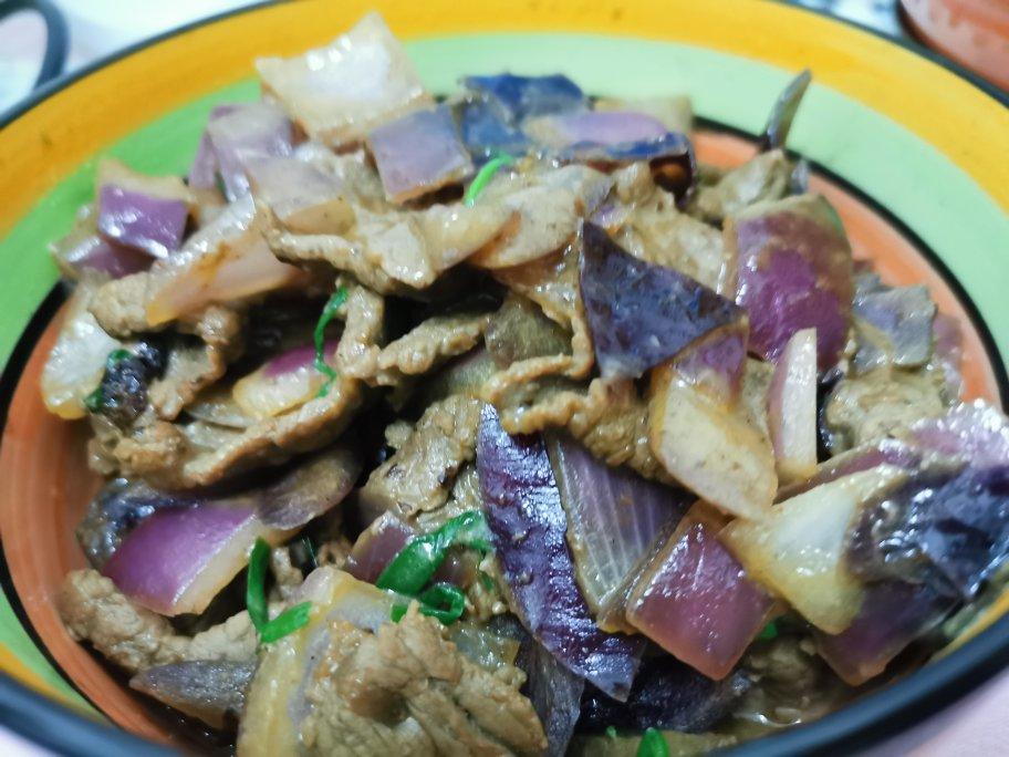 洋葱炒牛肉