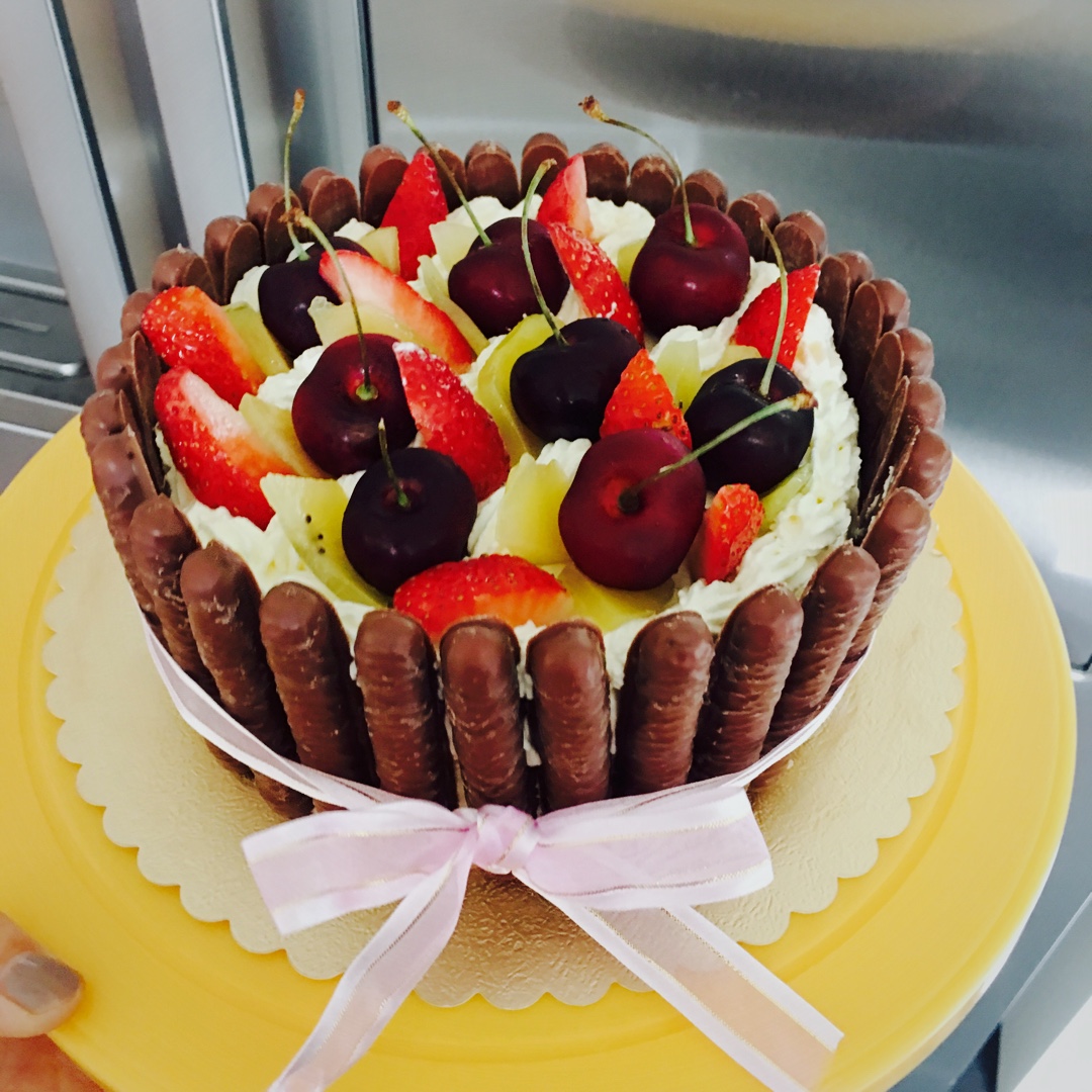 生日蛋糕教程【威化饼干围边】