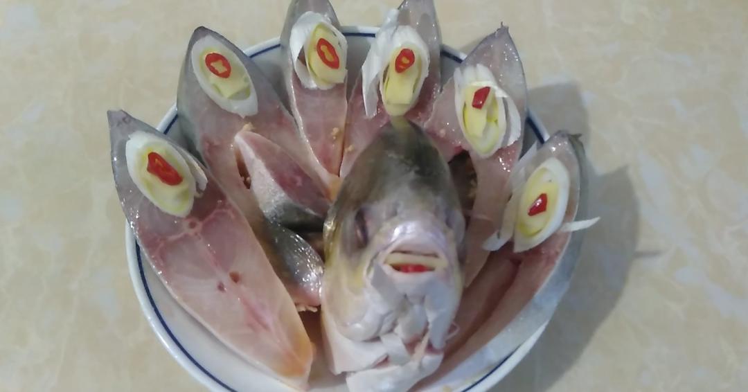 清蒸孔雀开屏鱼