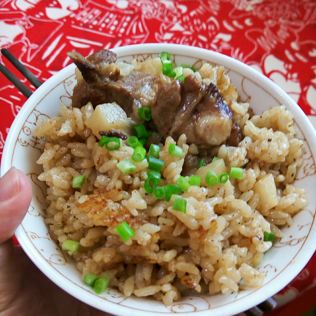 喷香排骨焖饭（爆好吃）