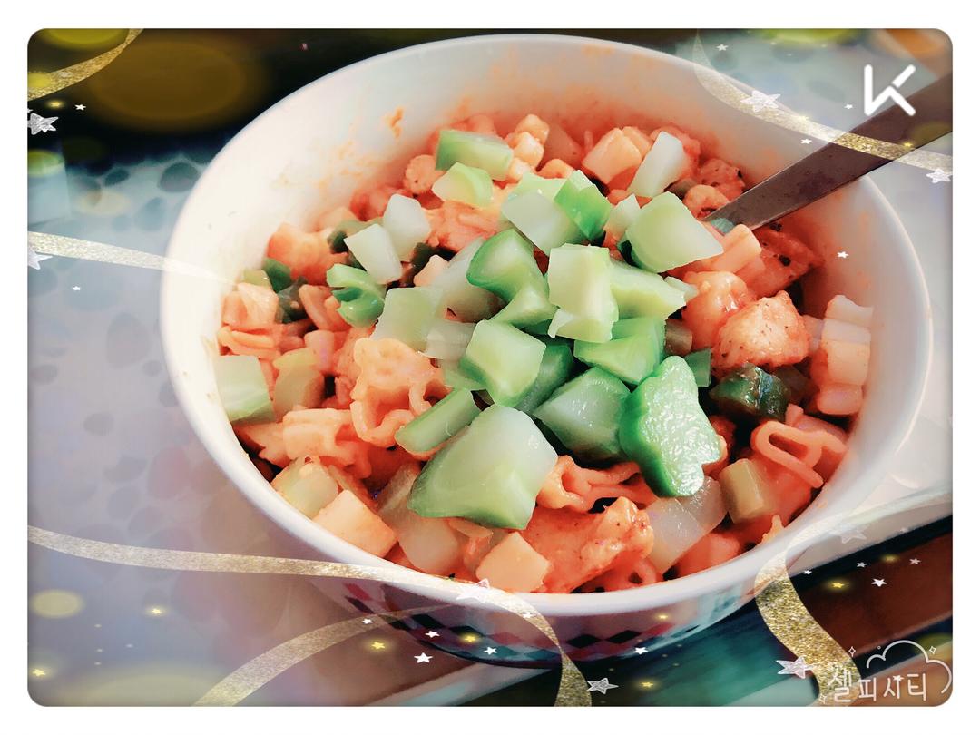 鸡胸西兰花韩式辣酱拌意面的做法