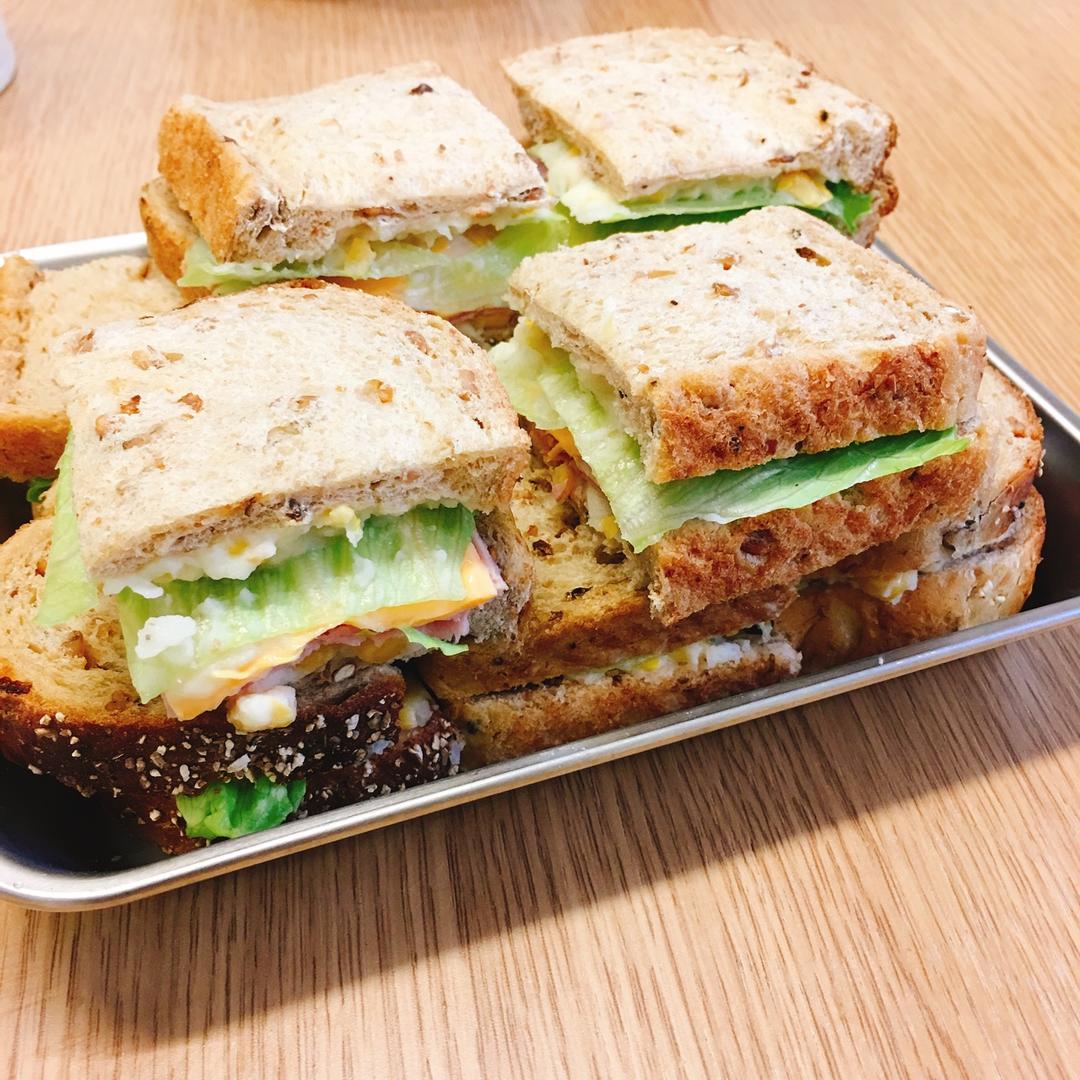 全麦火腿土豆泥三明治