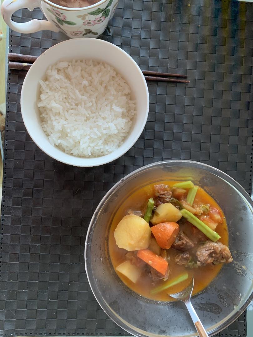 【番茄土豆炖牛腩】