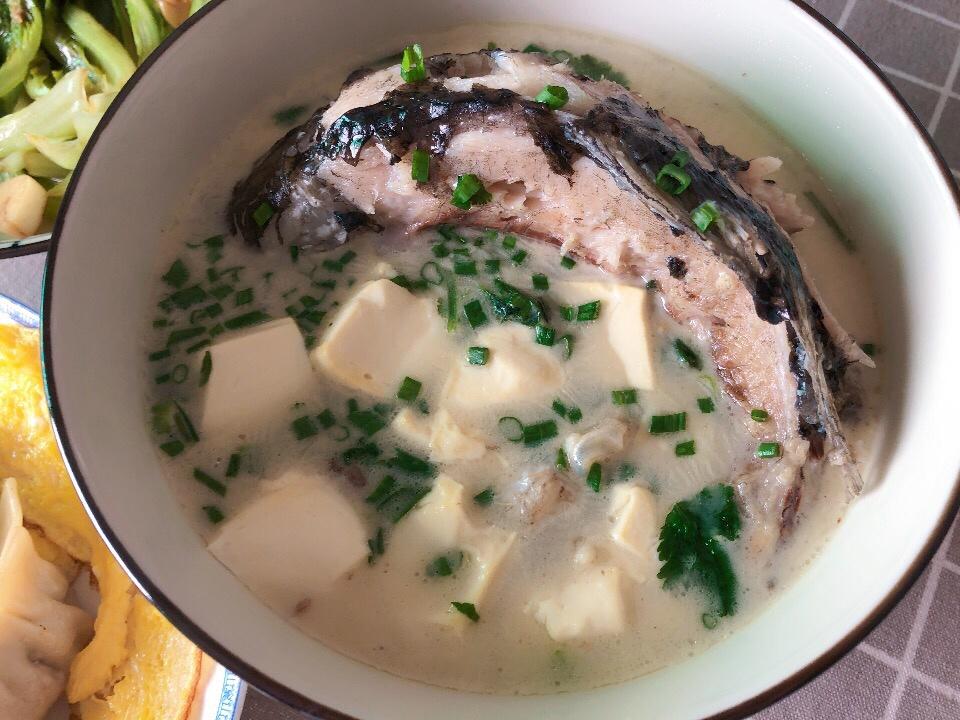 鲫鱼豆腐汤