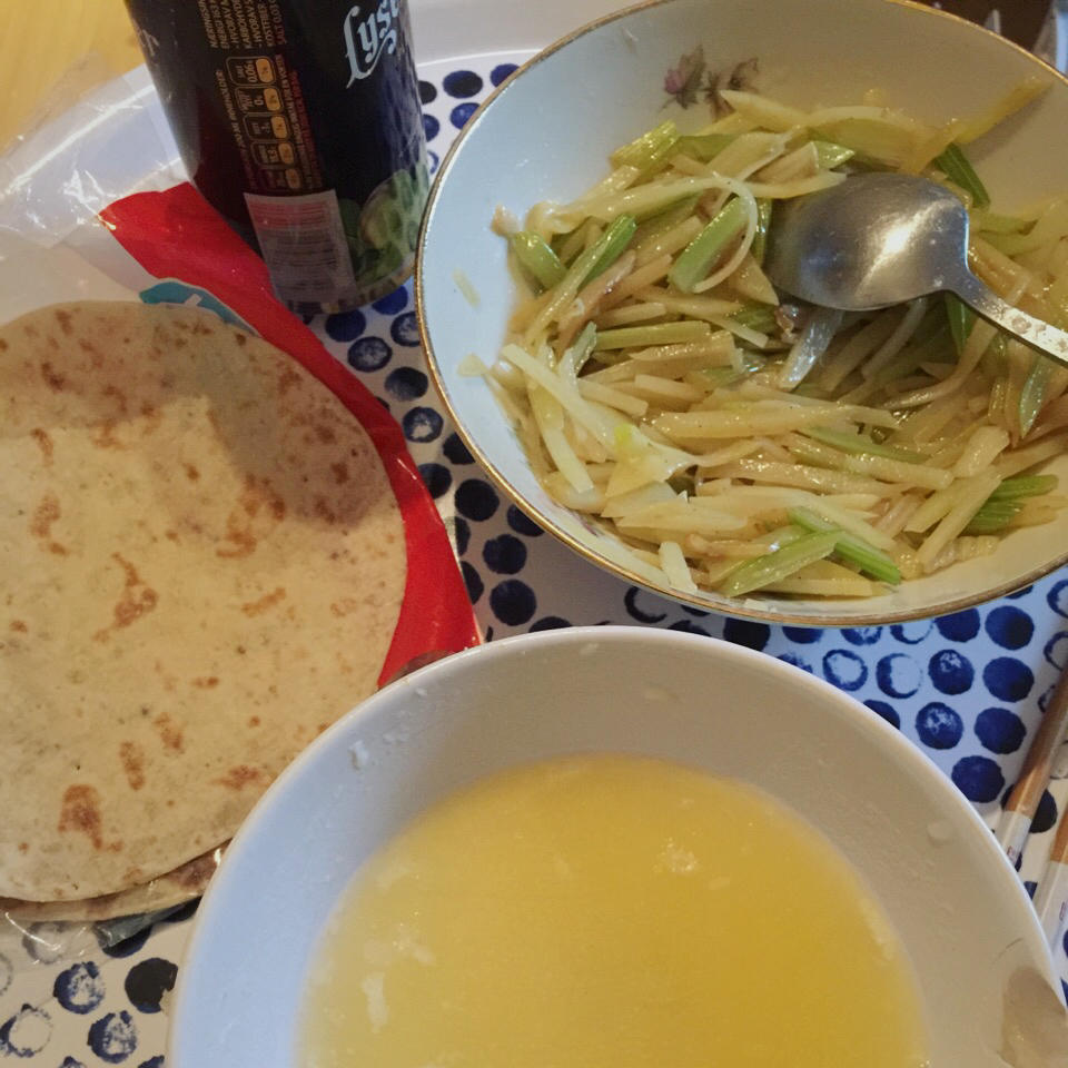 酸辣土豆丝卷饼