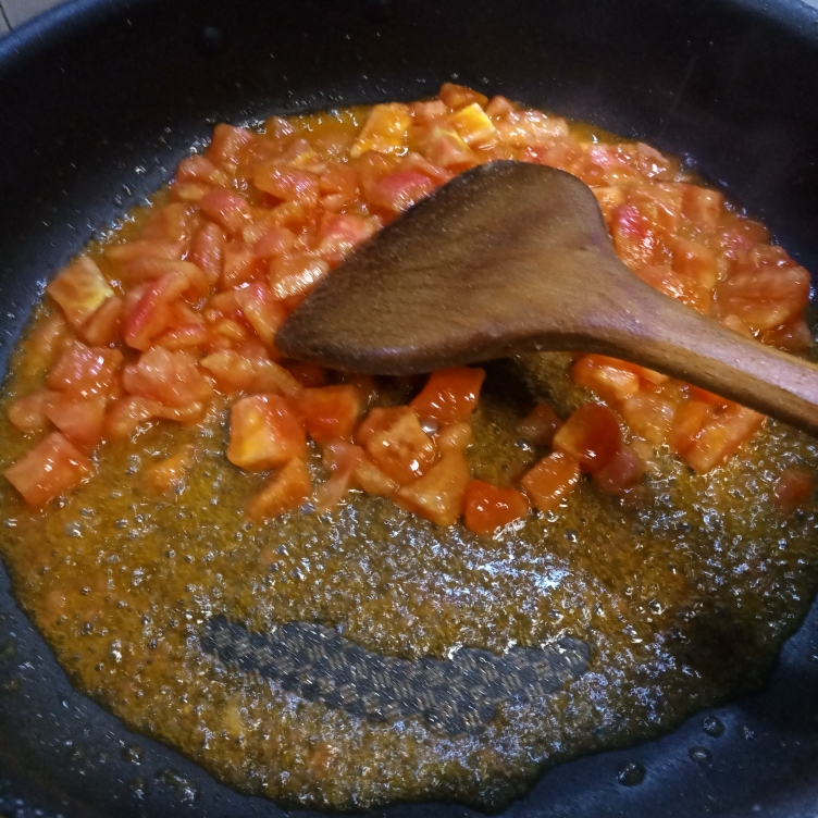 只需油盐的西红柿炒花菜，很粉好好吃。的做法 步骤7