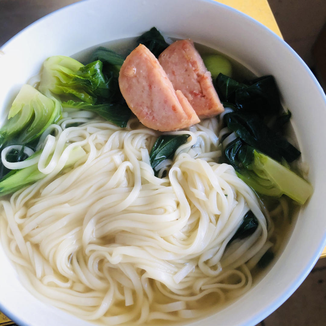 超好吃的青菜肉丝面