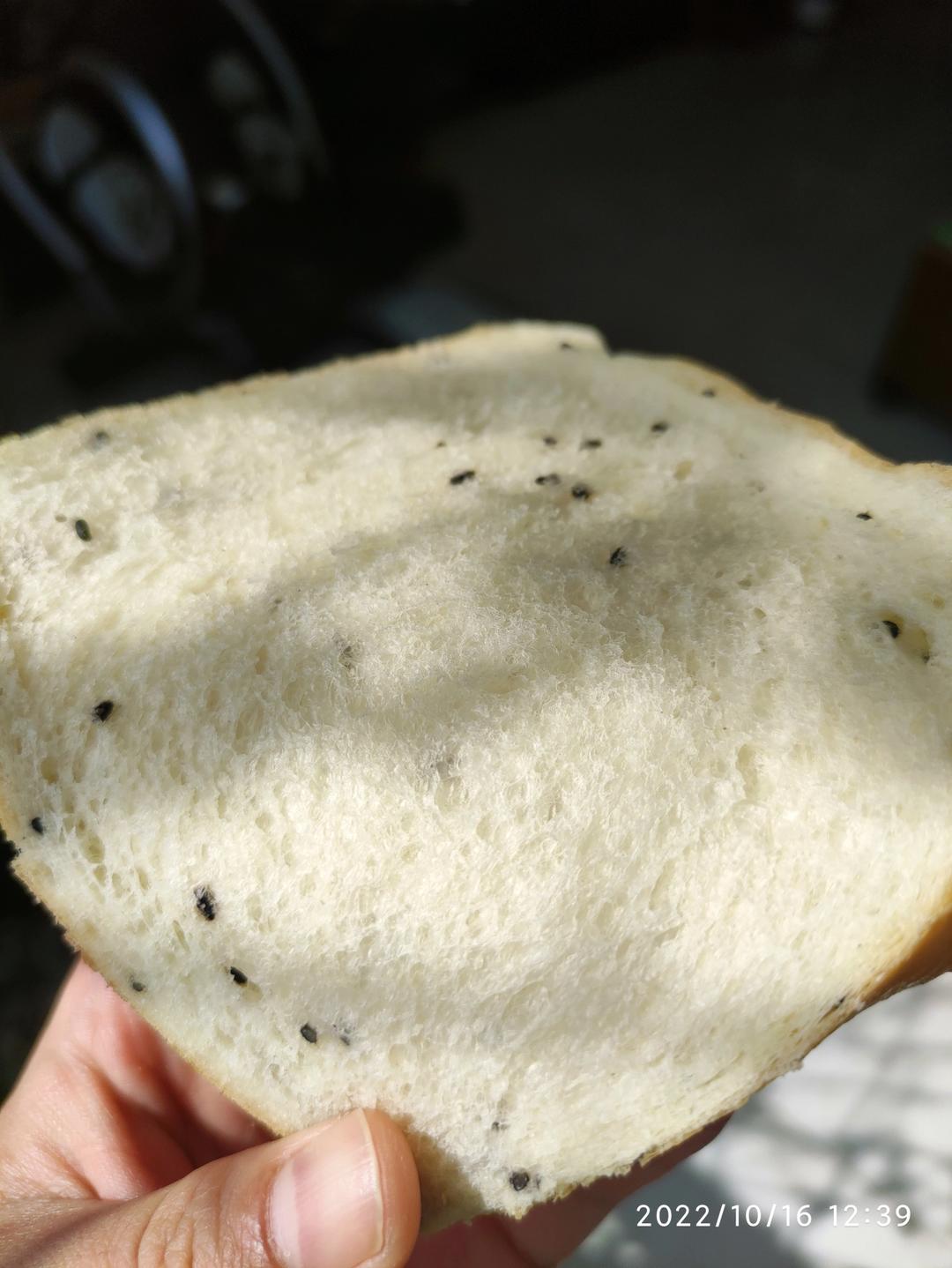 咸盐黑芝麻吐司