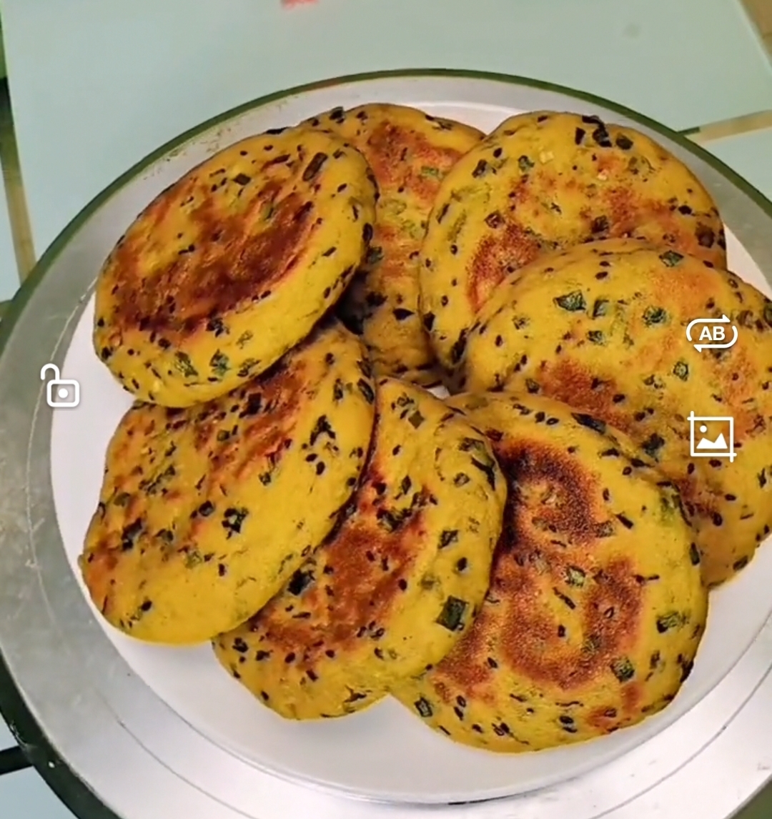 玉米面韭菜饼（瘦身主食）的做法