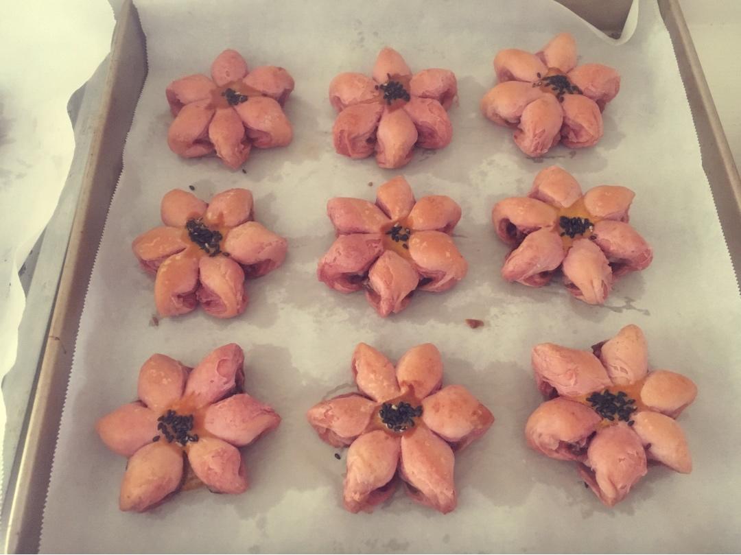 少女心满满的豆沙桃花酥