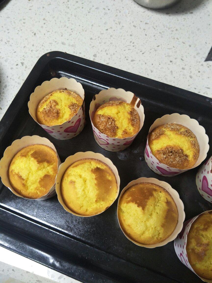 不会回缩的纸杯蛋糕--海氏烤箱定制