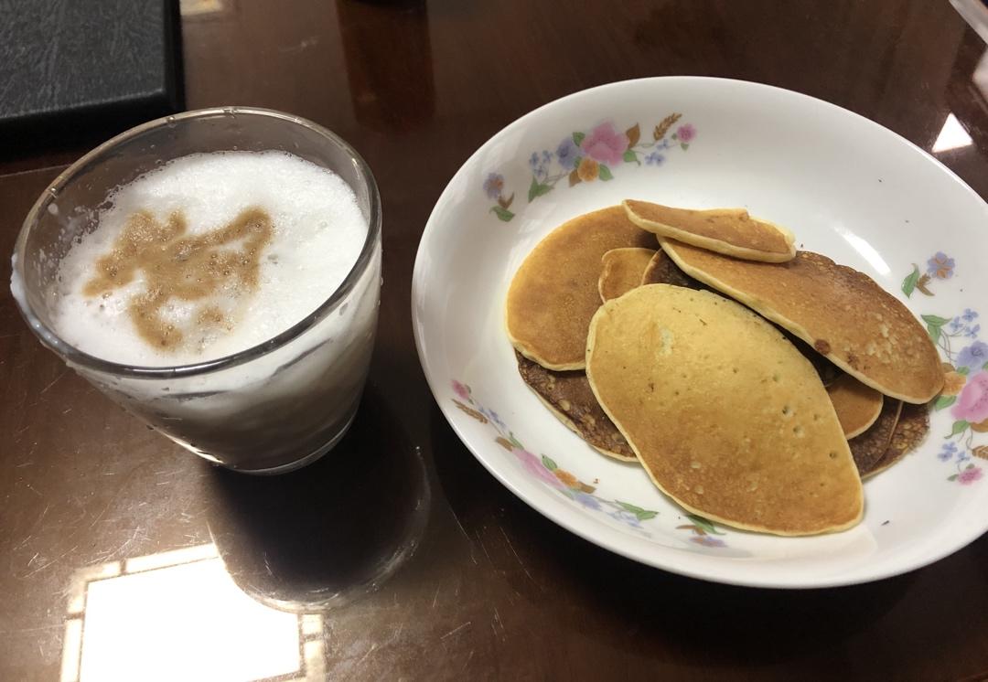 香蕉牛奶松饼