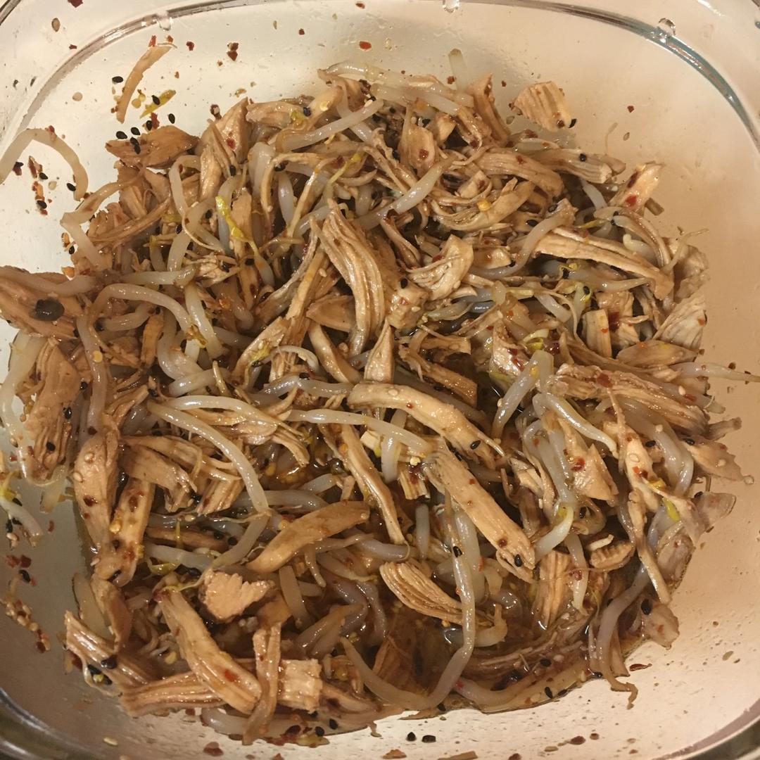 【椒麻鸡丝凉面】
