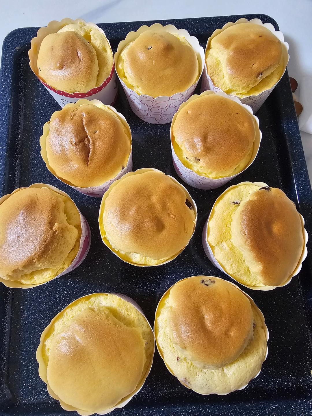 纸杯蛋糕（蔓越莓版可爱到爆）