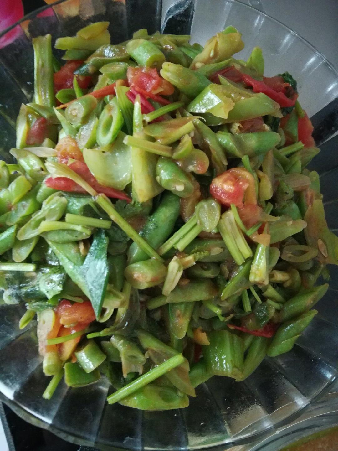 西红柿炒豆角丝