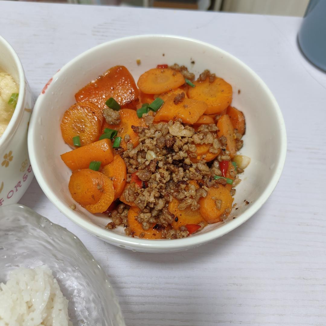 超级下饭胡萝卜丝炒肉