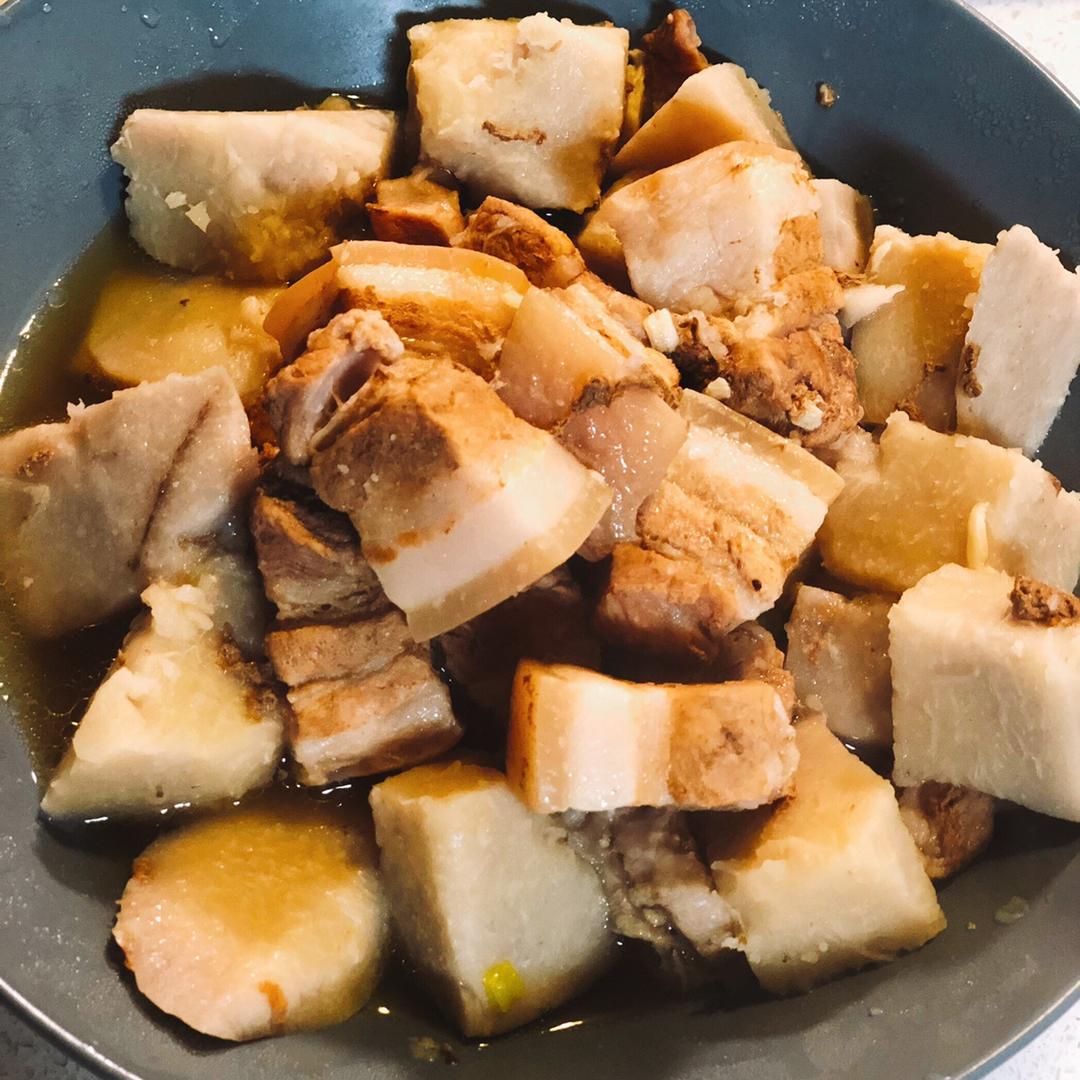 电饭锅芋头红烧肉