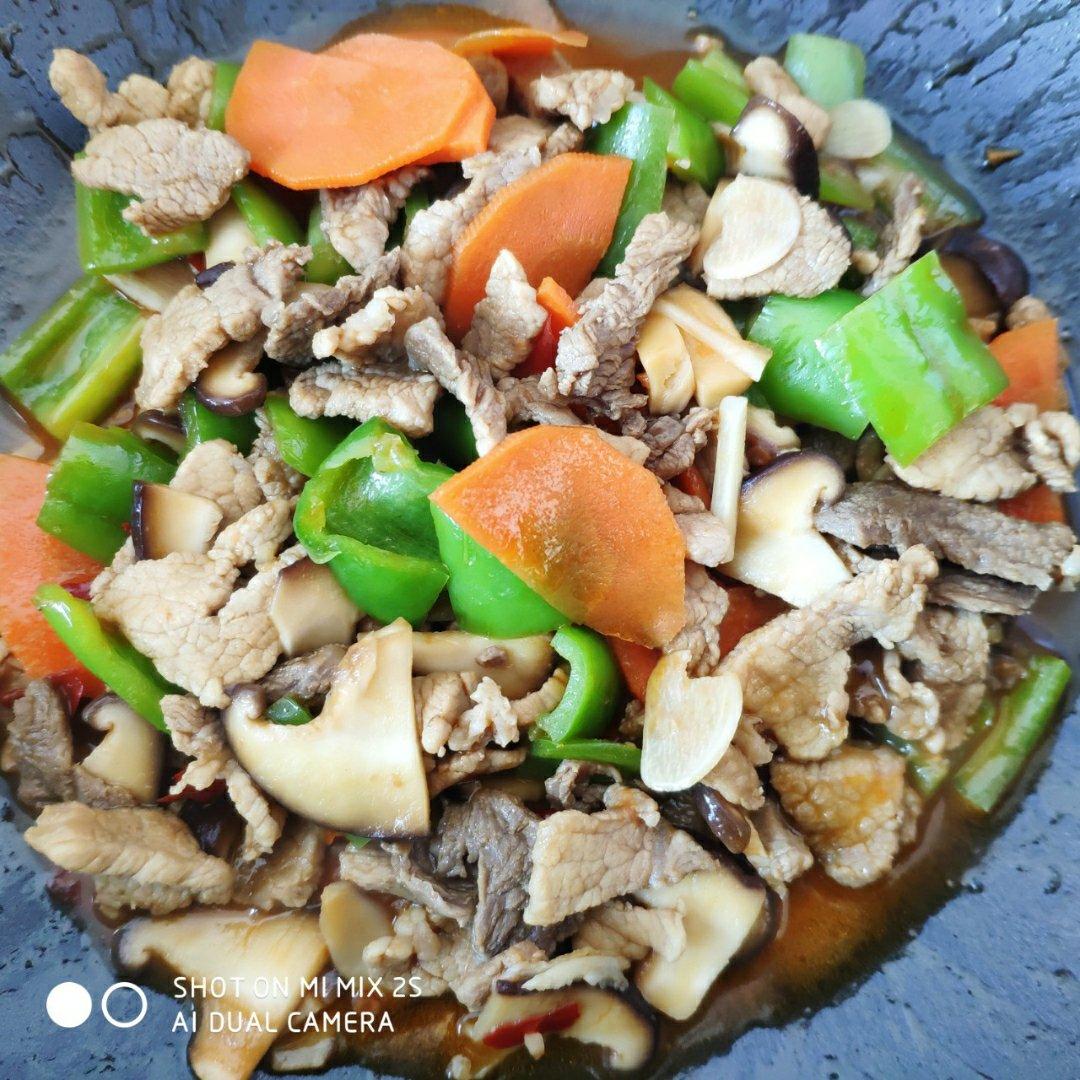 香菇炒肉，超级下饭哦