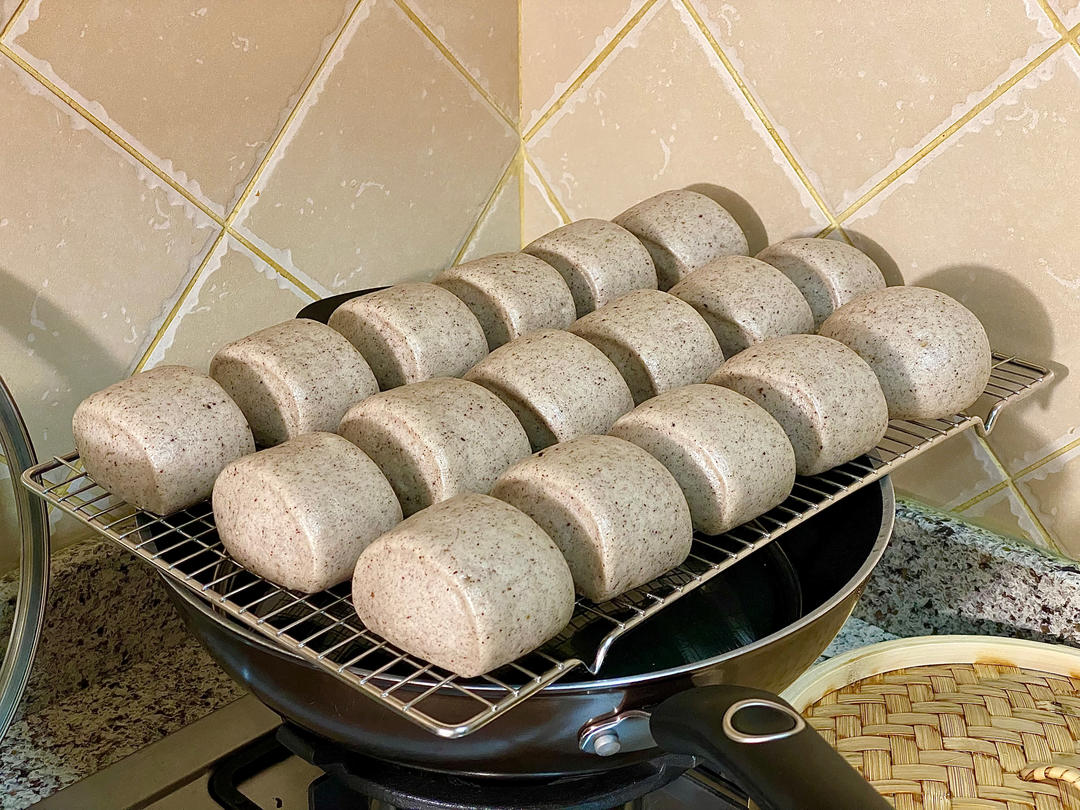 松软有嚼劲的奶香馒头