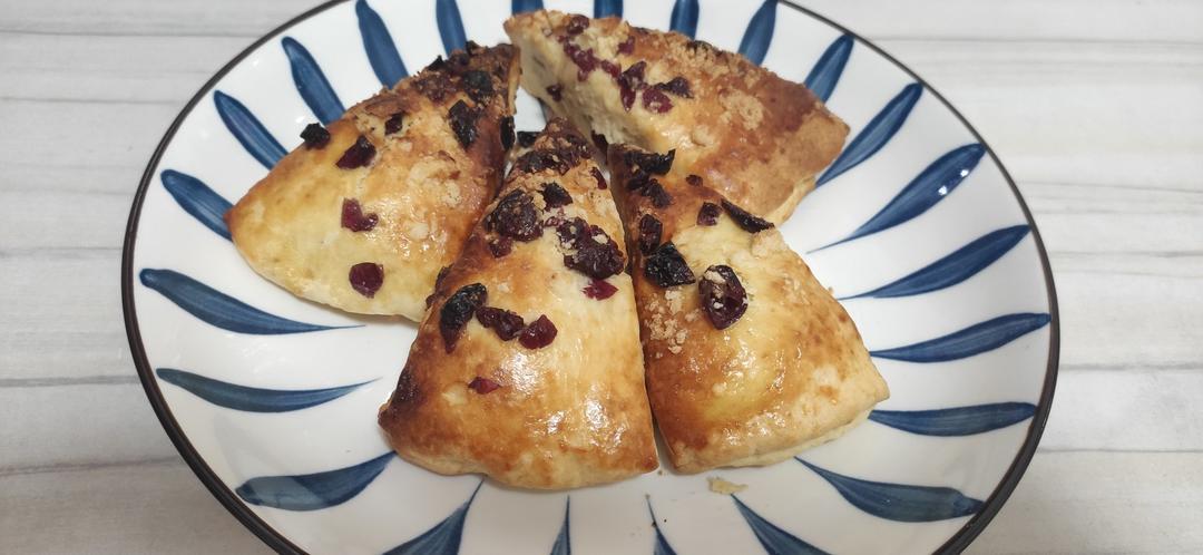 满屋飘香，口口都是满足——酥松香甜的蔓越莓蜜豆司康