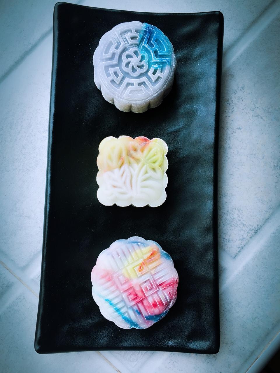 彩色冰皮月饼