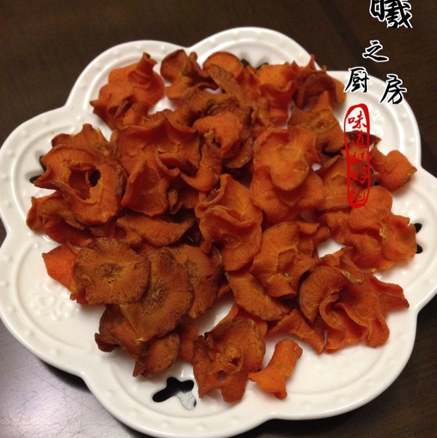 依照子瑜妈妈的方子制作的胡萝卜干，给宝宝当零食